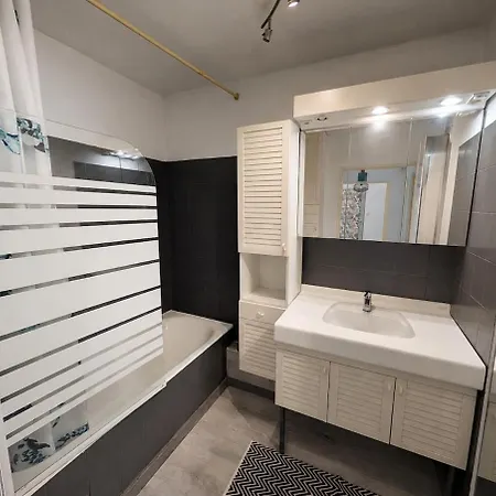 2 Chambres- Terrasse - Climatisation Apartment *